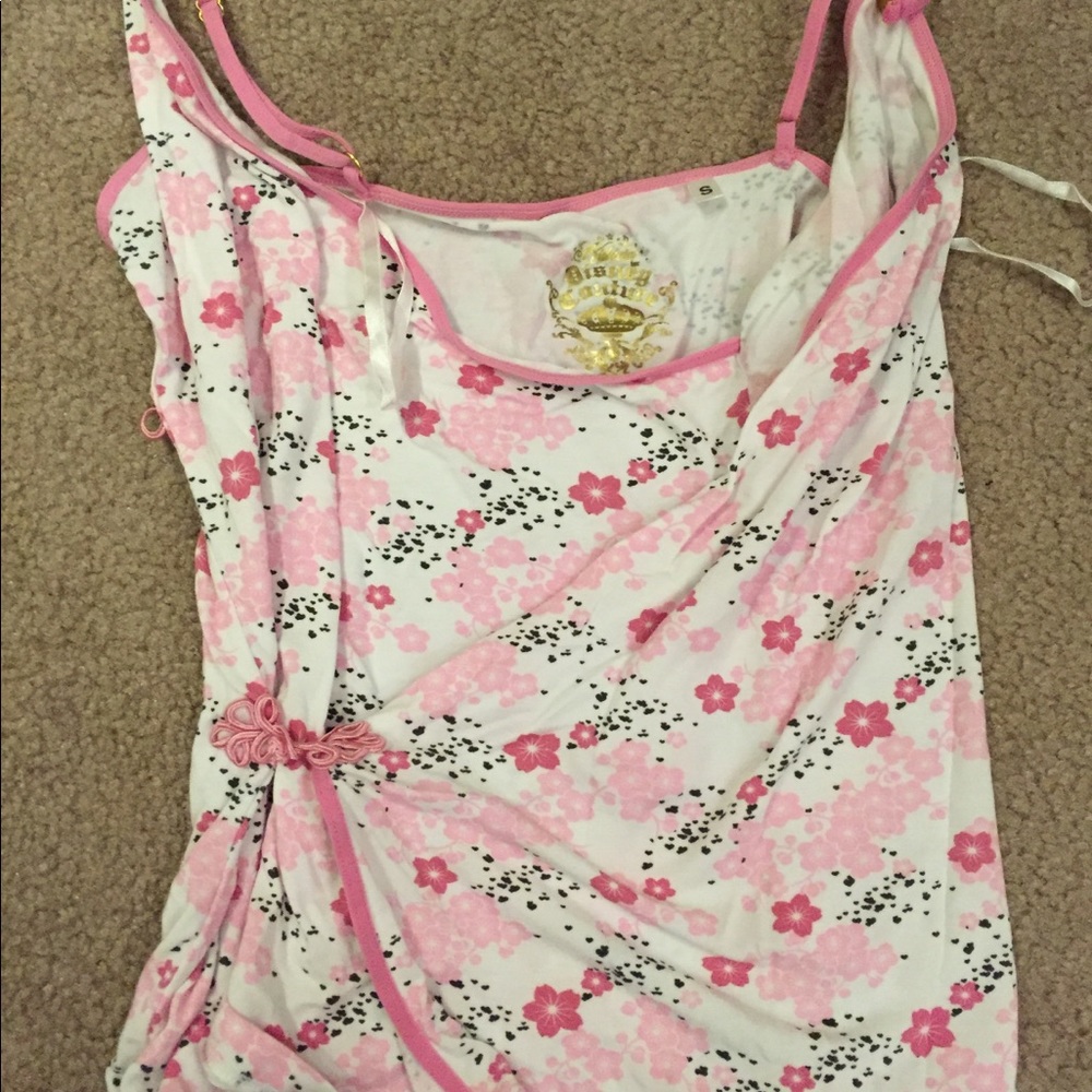 Free! Women small floral tanks - Picture 3 of 5